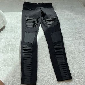 Alo Yoga Moto Leggings Black size XS